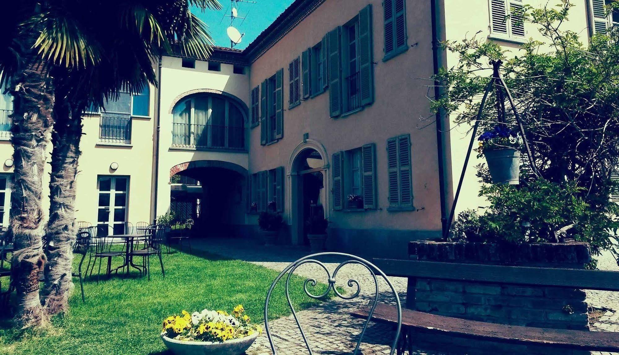 La Regibussa - Hotel Ristorante Asti Exterior photo